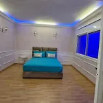 Studio De Luxe Purple - Internet Fibre 100M